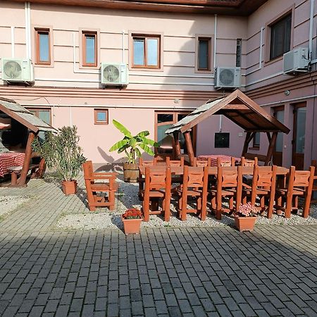Malom Panzio Bed & Breakfast Kiskunfélegyháza Екстериор снимка