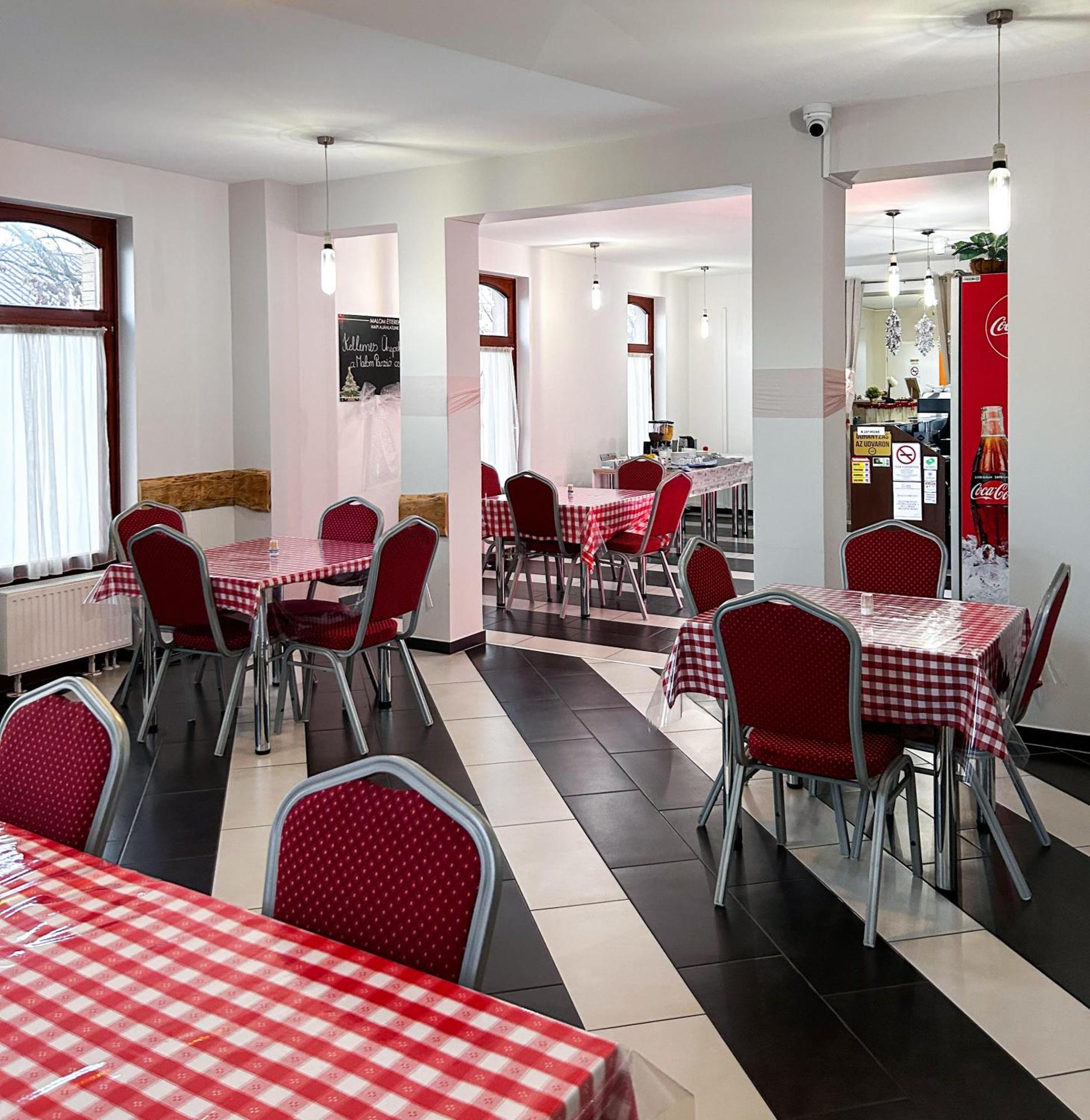 Malom Panzio Bed & Breakfast Kiskunfélegyháza Екстериор снимка