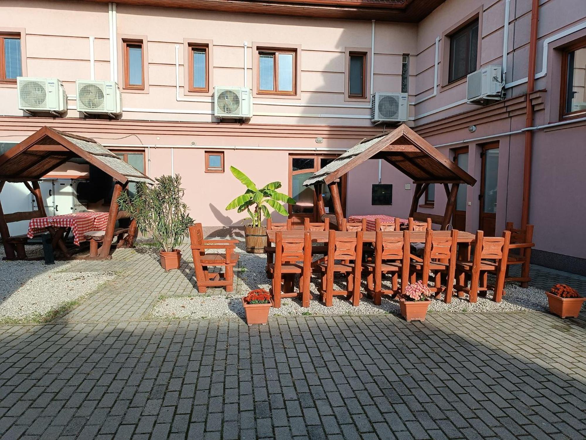 Malom Panzio Bed & Breakfast Kiskunfélegyháza Екстериор снимка