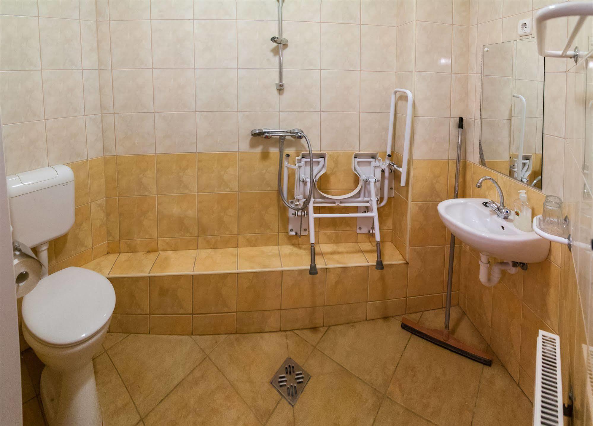 Malom Panzio Bed & Breakfast Kiskunfélegyháza Екстериор снимка