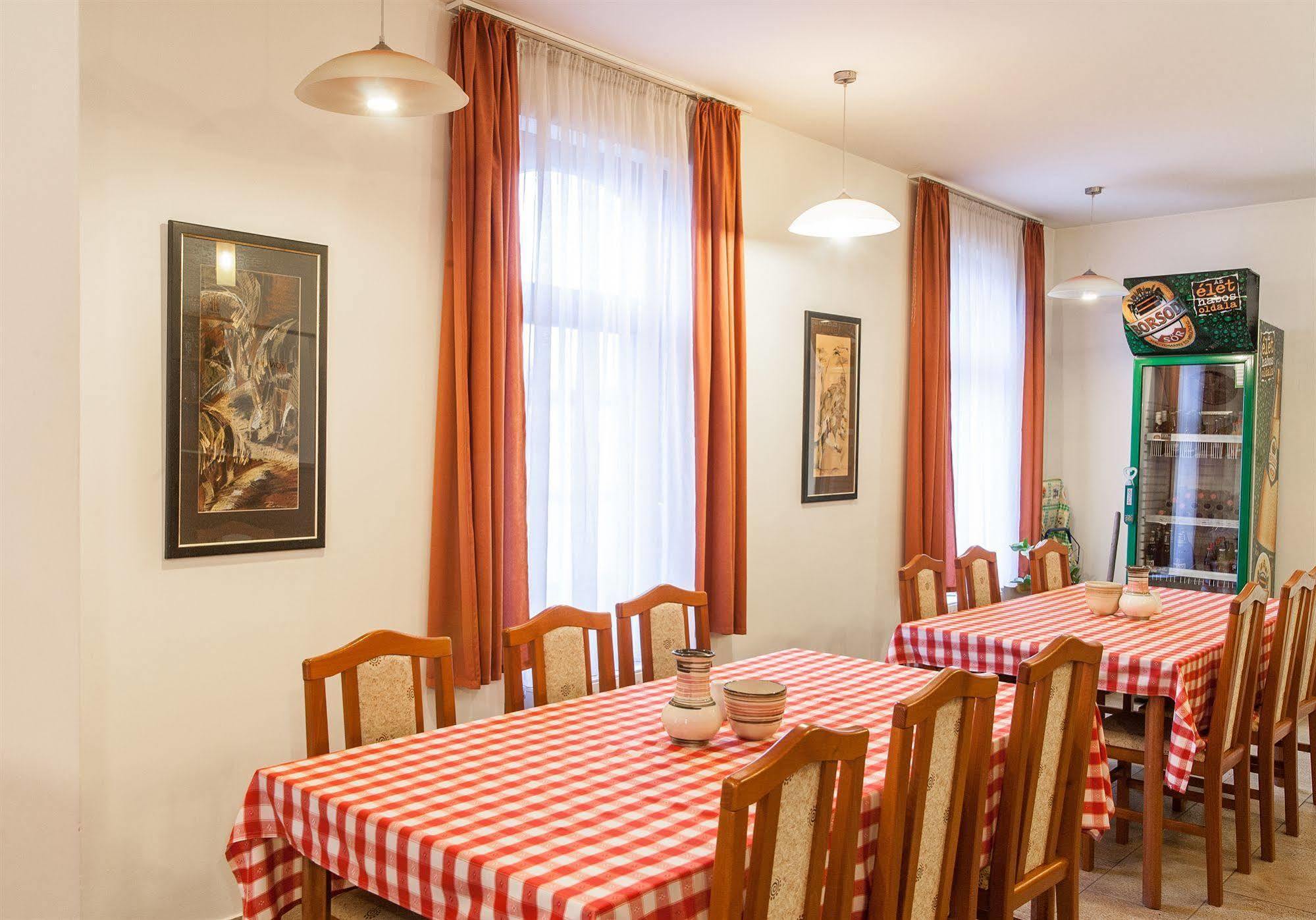 Malom Panzio Bed & Breakfast Kiskunfélegyháza Екстериор снимка