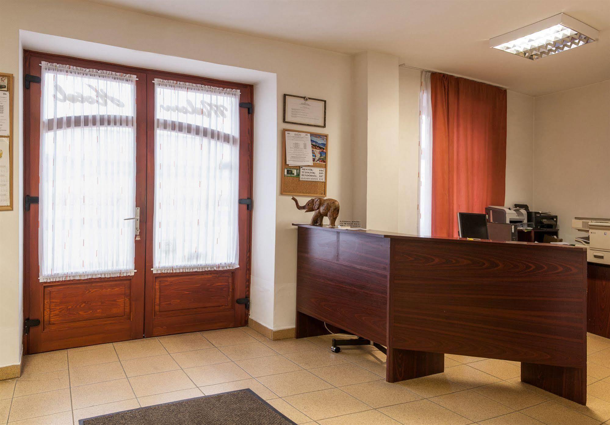 Malom Panzio Bed & Breakfast Kiskunfélegyháza Екстериор снимка